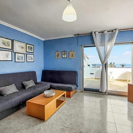 Lovely In With Kitchen דירה
