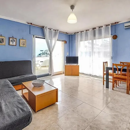 Lovely In With Kitchen דירה