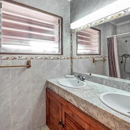 דירה Lovely In With Kitchen